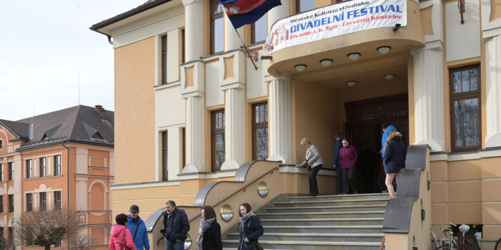 Hlaste se do konce října na činoherní divadelní přehlídku v Červeném Kostelci