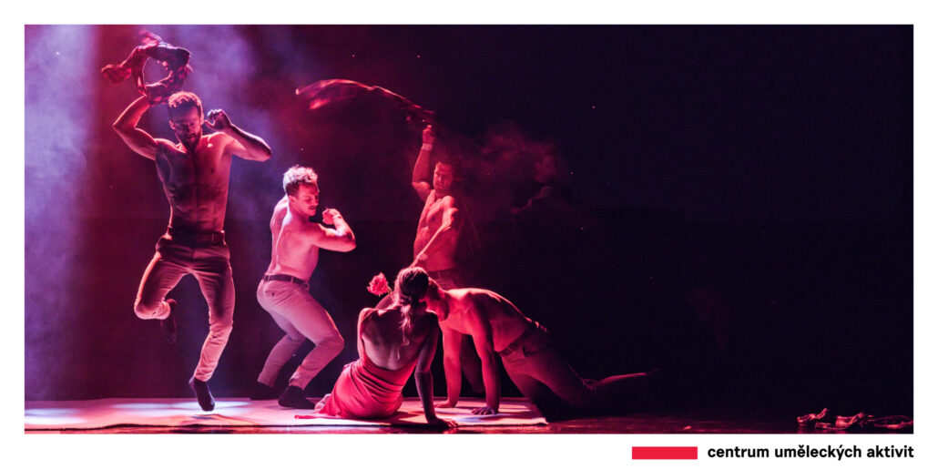 Atmosféra divadelního festivalu 2026